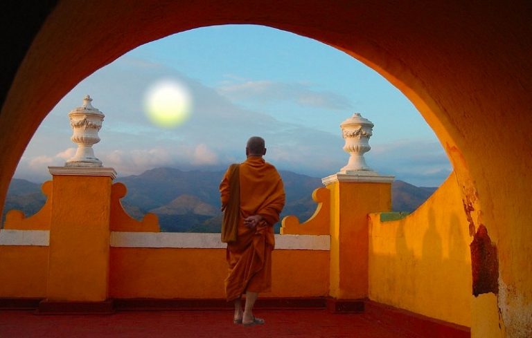 [Teoría] Los tibetanos son una raza extraterrestre que huyó de su planeta moribundo