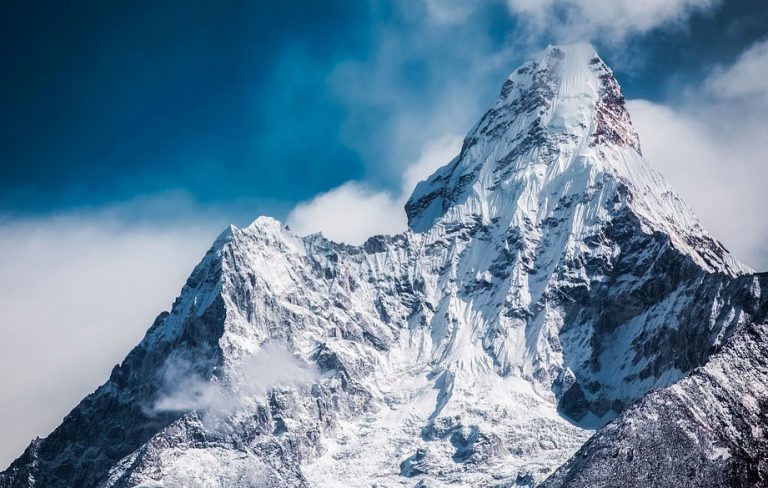 [Teoría] Alta actividad ovni en el Himalaya ¿Base extraterrestre?