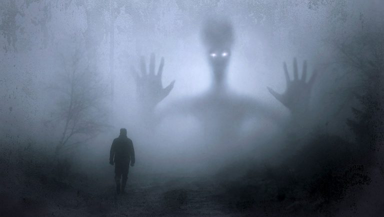 [Misterio] Los fantasmas de 10 niños ayudan a los autos atrapados en una línea del tren