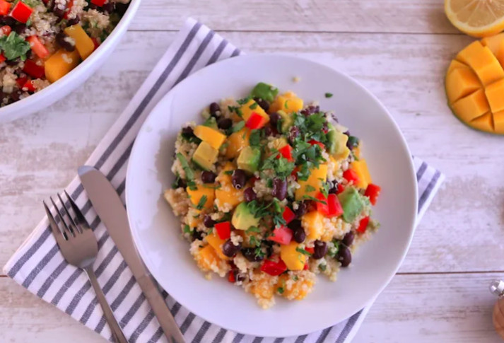 [Cocina] ¡Disfruta de esta rica y fácil ensalada tropical!