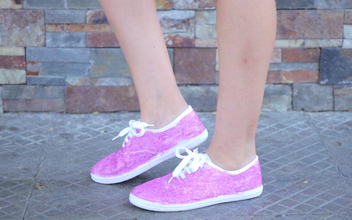 [Grandes Ideas] ¡Dale un toque fashion a tus viejas zapatillas!