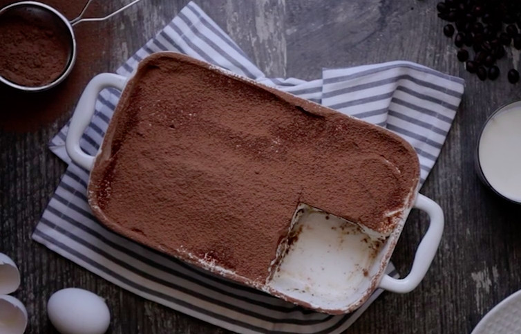 [Cocina] Prepara este delicioso tiramisú de bananas