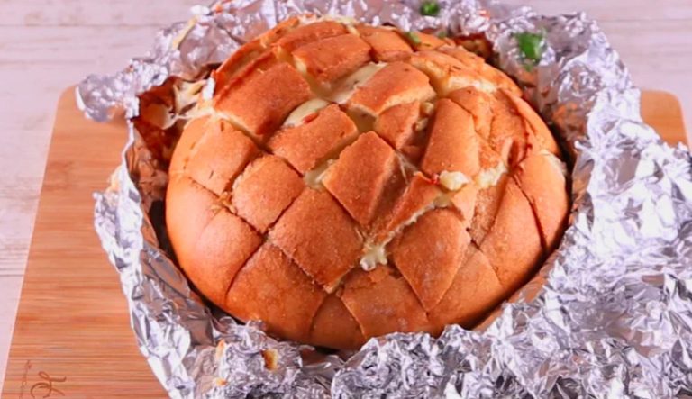 [Cocina] Disfruta de este delicioso pan de ajo con queso