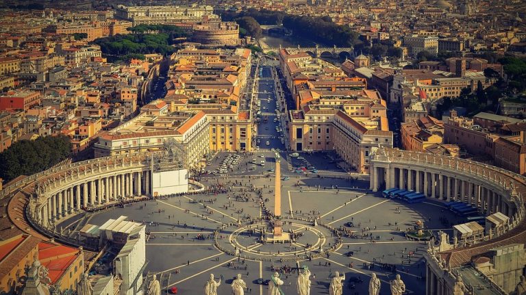 [Polémica] Orador del Vaticano quiere un Nuevo Orden Mundial y reducir a la población
