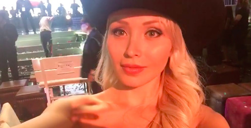 [Historia Hot] En el piano de un bar