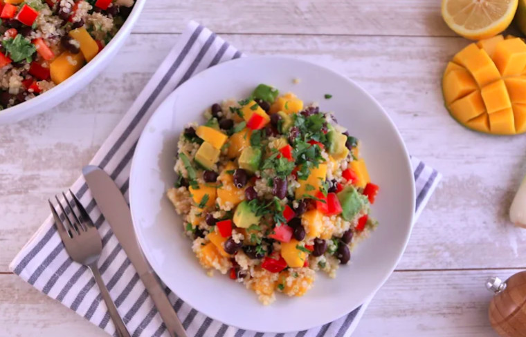 [Cocina] ¡Disfruta de esta rica y fácil ensalada tropical!