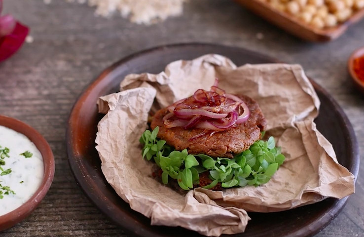 Disfruta de las deliciosas hamburguesas tipo falafel