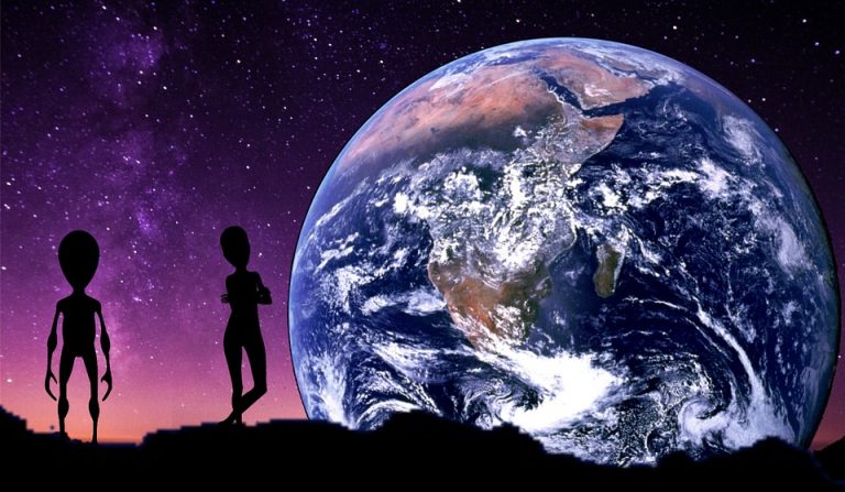 Astrónomos afirman que ¡Los extraterrestres son robots!