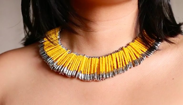 Diseña este lindo collar de mostacillas