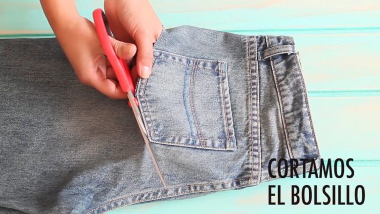 Cargador colgante para celular