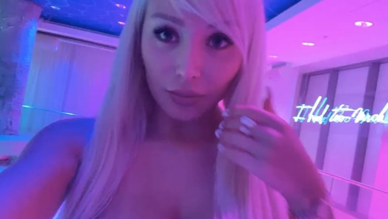 Dani disfrutando del hielo en Miami, no lo crees míralo aquí!