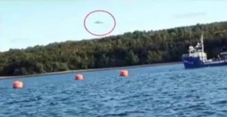 Impactante fotografía de un ovni elevándose desde una isla de la zona de Chiloé ¿Prueba de que existe isla Friendship?