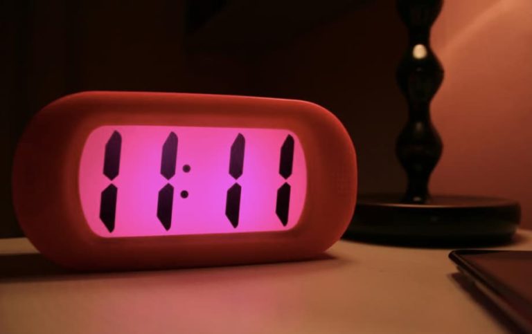 Qué significa que comiences a ver repetidas veces el número 1111
