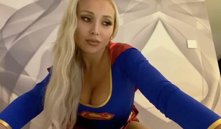 Dani Chávez de super woman