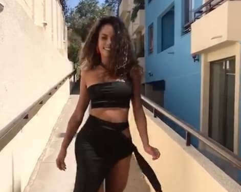 Betsy: ¿Cómo me queda el negro?