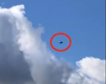 Ovni es grabado cerca de un aeropuerto en Costa Rica ¡Automovilistas se detienen sorprendidos por lo que estaban viendo!