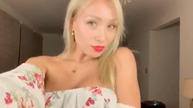 Dani sensual y floreada para ti