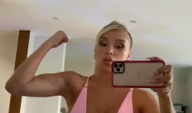 Mira el sensual traje de baño de Dani Chávez