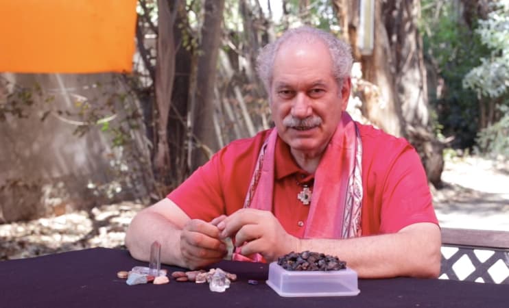 Conoce más del poder de las piedras negras!