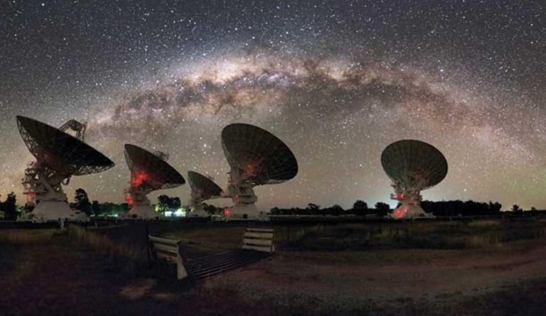 Prestigioso astrónomo de Harvard: La señal de radio que está llegando cada 16 días de otra galaxia es de una civilización extraterrestre