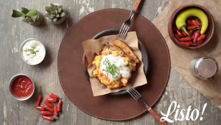 Prepara estas ricas papas picantes para pasar la cuarentena