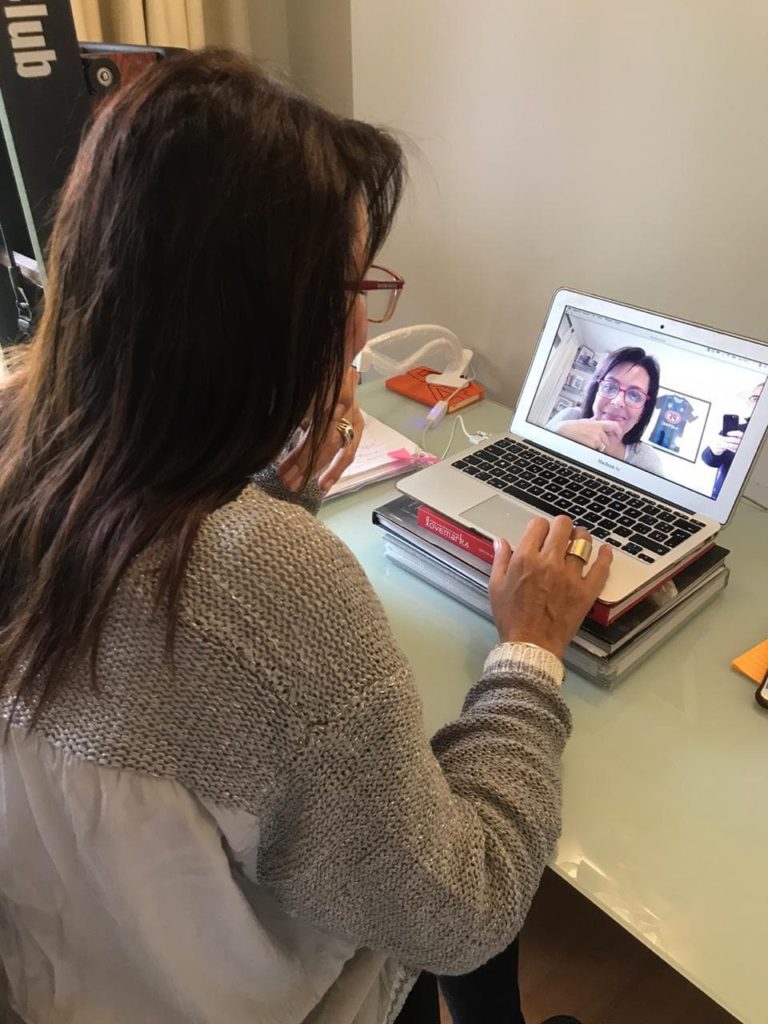 Afife Docmac te da tips para las video conferencias