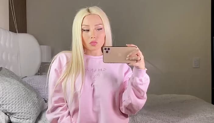 Dani cuenta porqué piensan que su hija es su hermana!