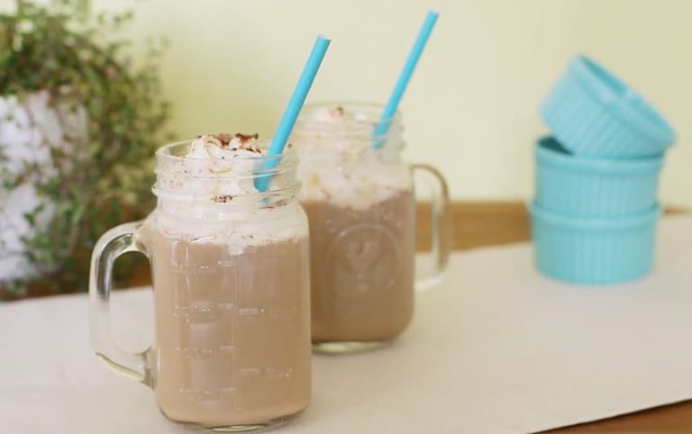 Prepara un rico frapuccino en casa