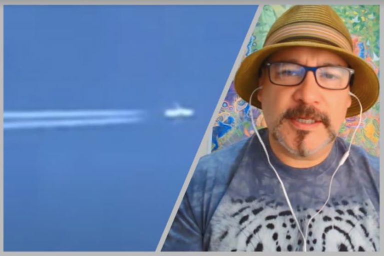 ¡Sorprendente grabación de un ovni siguiendo las estelas químicas o chemtrails dejadas por un avión más los últimos y más increíbles avistamientos ovni en todo el mundo!