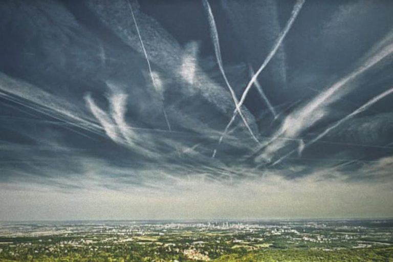 Bill Gates con el uso de chemtrails quiere bloquear el Sol para detener el Calentamiento Global