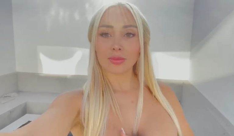 Dani Chávez se toma fotos sexys en casa