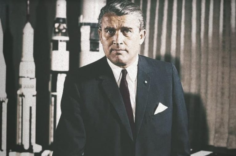 ¡Importante científico nazi que después trabajó para la NASA, hace años reveló que la Élite usaría una falsa amenaza extraterrestre para militarizar el espacio y tener un mayor control sobre el planeta!