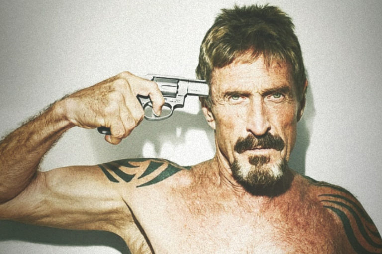 Controversial video donde el magnate John McAfee, quien falleció en extrañas circunstancias en prisión, denuncia como el Estado Profundo controla al Gobierno de los EE.UU!