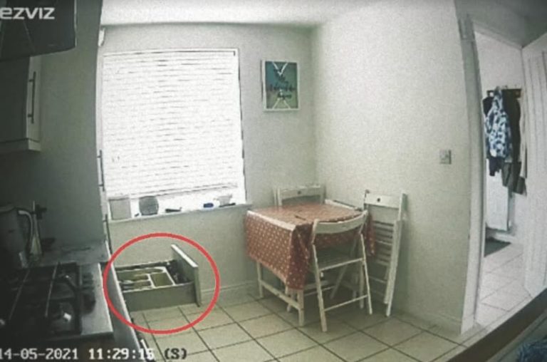 ¡Inquietantes registros en una casa, como objetos que saltan de cajones que se abren solos, se han convertido en la mejor evidencia de un poltergeist en los últimos años!