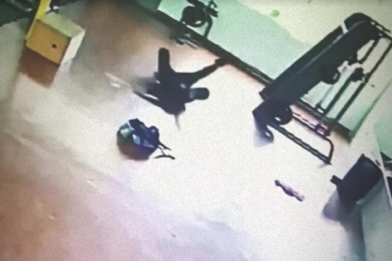 ¡Inquietantes grabaciones de dos casos paranormales donde sus víctimas son atacadas y arrastradas por una violenta entidad!