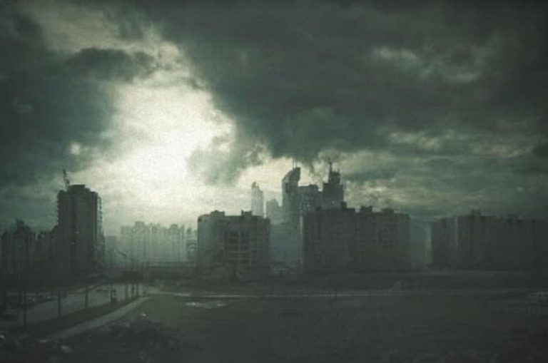 ¡Nos están bombardeando con investigaciones, simulaciones y advertencias de la posible caída de Internet, la red eléctrica y las comunicaciones! ¿Nos estarán preparando para un apagón total?