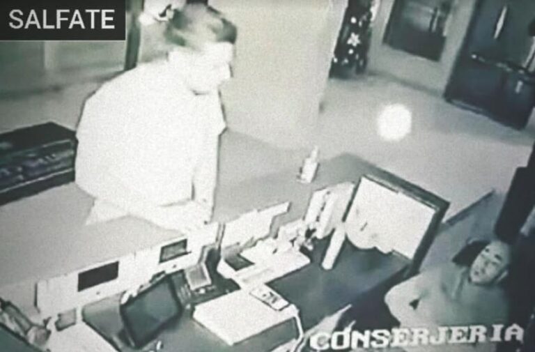[VIDEO] En exclusiva una impresionante grabación en la comuna de Recoleta de un orbe de luz interactuando con los testigos  ¡El registro se convirtió en una de las evidencias más importantes de la existencia de estos misteriosos orbes!